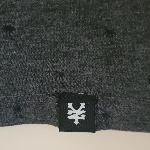 Black and Gray Tank Top with Tropical Print - Picture 4 of 7